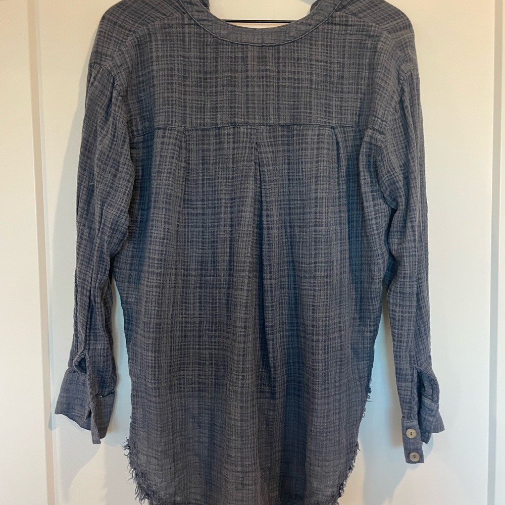 1/4 button down - Picture 4 of 4